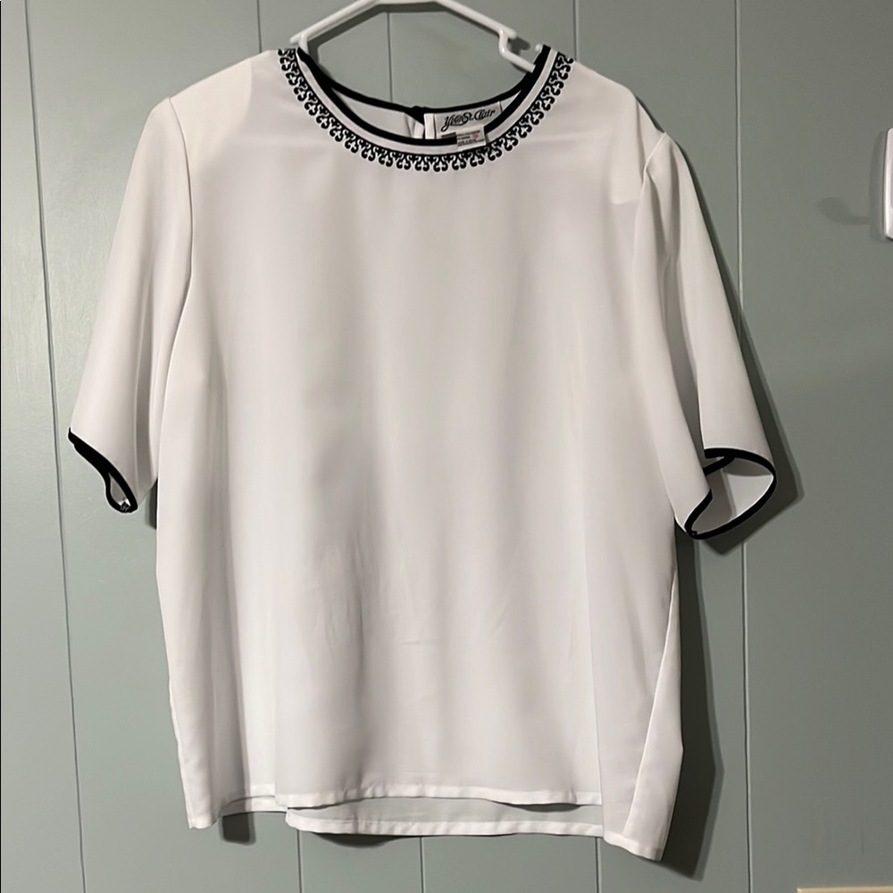 Yves St. Clair Black and White Boxy Blouse